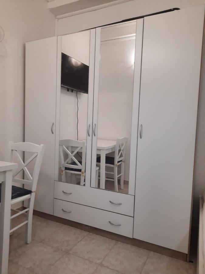Apartmani Ana-Lora Lopar Exterior foto